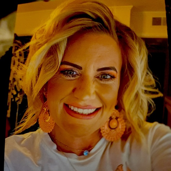 Meet your Posher, Fallon - Picture 1 of 1